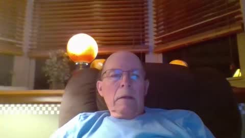 Snapshot of aguynrkfrd chatting on 10/08/25, 10:13 aguynrkfrd online show from 10/08/25, 10:13