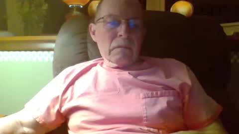 Snapshot of aguynrkfrd chatting on 11/14/25, 10:47 aguynrkfrd online show from 11/14/25, 10:47