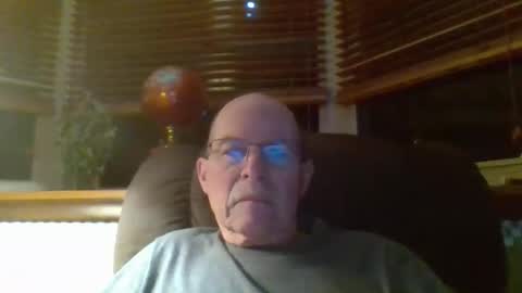 Snapshot of aguynrkfrd chatting on 12/04/25, 09:40 aguynrkfrd online show from 12/04/25, 09:40