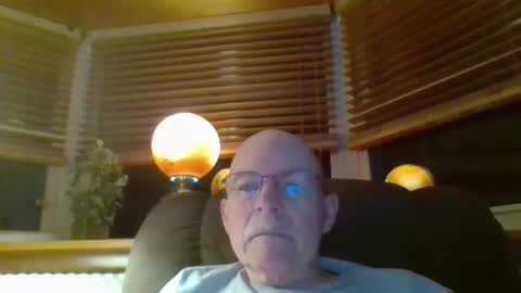 Snapshot of aguynrkfrd chatting on 12/23/25, 10:02 aguynrkfrd online show from 12/23/25, 10:02