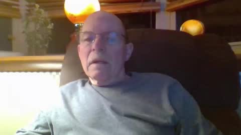 Snapshot of aguynrkfrd chatting on 02/15/26, 10:58 aguynrkfrd online show from 02/15/26, 10:58