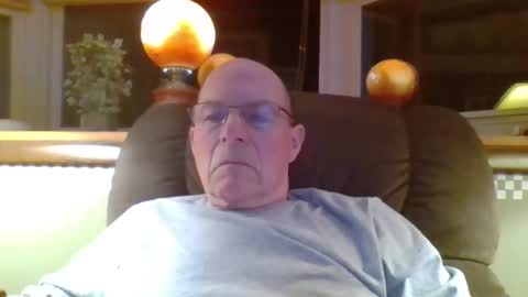 Snapshot of aguynrkfrd chatting on 04/08/26, 09:42 aguynrkfrd online show from 04/08/26, 09:42