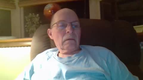 Snapshot of aguynrkfrd chatting on 04/18/26, 08:18 aguynrkfrd online show from 04/18/26, 08:18
