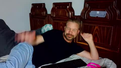 Snapshot of ahardman10 chatting on 02/13/26, 08:16 Blue Eyed Handsome Man online show from 02/13/26, 08:16