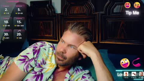 Blue Eyed Handsome Man online show from 04/27/26, 12:41