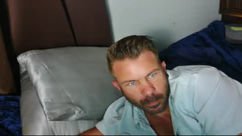 Blue Eyed Handsome Man online show from 07/08/26, 02:21