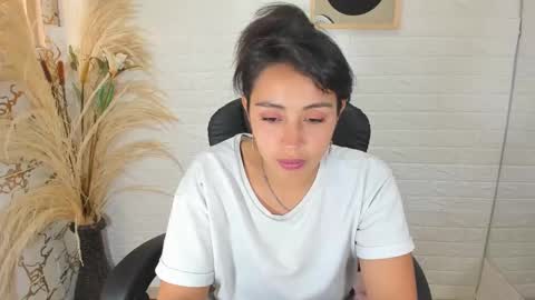 Ahisha online show from 01/26/25, 03:25