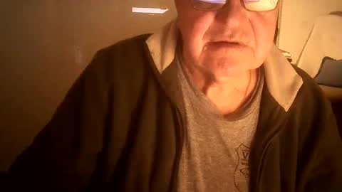 Snapshot of ahmole chatting on 12/04/24, 05:05 Ole online show from 12/04/24, 05:05