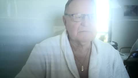 Snapshot of ahmole chatting on 12/08/24, 10:52 Ole online show from 12/08/24, 10:52