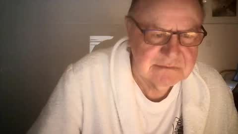 Snapshot of ahmole chatting on 12/10/24, 08:19 Ole online show from 12/10/24, 08:19