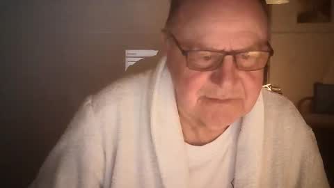 Snapshot of ahmole chatting on 12/10/24, 09:00 Ole online show from 12/10/24, 09:00