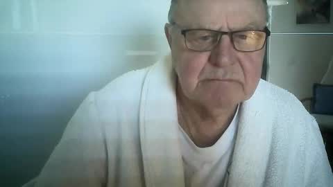 Snapshot of ahmole chatting on 12/11/24, 09:52 Ole online show from 12/11/24, 09:52