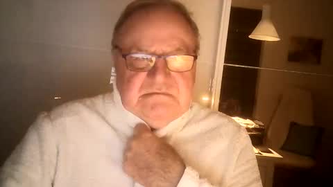 Snapshot of ahmole chatting on 12/28/24, 08:15 Ole online show from 12/28/24, 08:15