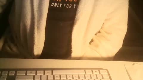 Snapshot of ahmole chatting on 02/16/25, 08:33 Ole online show from 02/16/25, 08:33