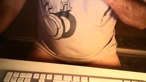 Snapshot of ahmole chatting on 09/18/25, 05:31 Ole online show from 09/18/25, 05:31