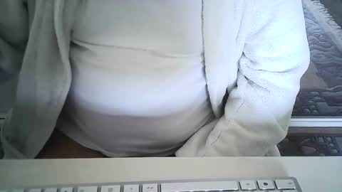 Snapshot of ahmole chatting on 11/19/25, 10:59 Ole online show from 11/19/25, 10:59