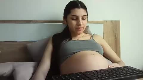 Selena online show from 11/27/25, 09:11