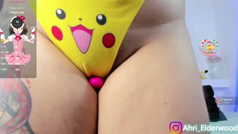 Snapshot of ahri_elderwood chatting on 12/23/24, 06:55 Ahri help me get to 100 online show from 12/23/24, 06:55