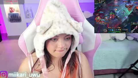 Snapshot of ahri_elderwood chatting on 02/13/25, 10:12 Ahri help me get to 100 online show from 02/13/25, 10:12