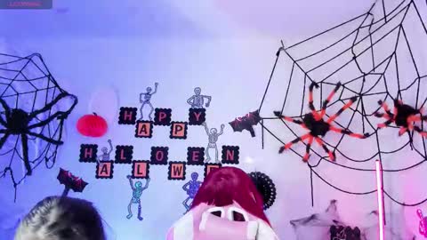 Snapshot of ahri_elderwood chatting on 10/13/25, 04:34 Ahri help me get to 100 online show from 10/13/25, 04:34