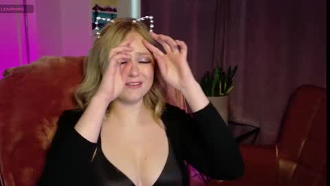 Snapshot of ahriafterdark chatting on 02/10/26, 08:02 Ahri online show from 02/10/26, 08:02