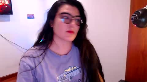 Snapshot of ahrianabluff_ chatting on 12/18/25, 02:06 Ahriana Bluff online show from 12/18/25, 02:06