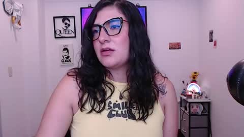 Snapshot of ahrianabluff_ chatting on 01/13/26, 04:12 Ahriana Bluff online show from 01/13/26, 04:12