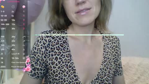 Snapshot of ahtena chatting on 12/21/24, 02:15 Ahtena online show from 12/21/24, 02:15