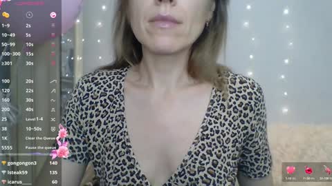 Snapshot of ahtena chatting on 12/22/24, 04:38 Ahtena online show from 12/22/24, 04:38