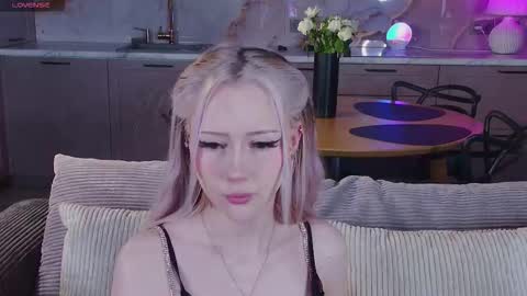 Snapshot of ai_kiyoko chatting on 12/15/25, 04:17 Lexi online show from 12/15/25, 04:17