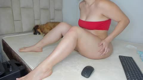 Snapshot of aida_rose chatting on 01/13/25, 09:52 karoline online show from 01/13/25, 09:52