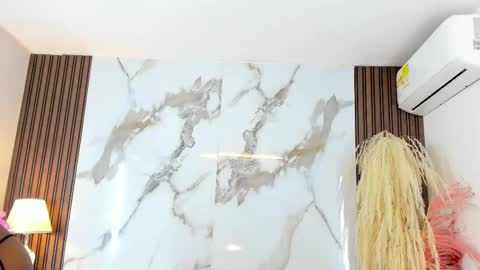 Aida  online show from 02/15/25, 06:33