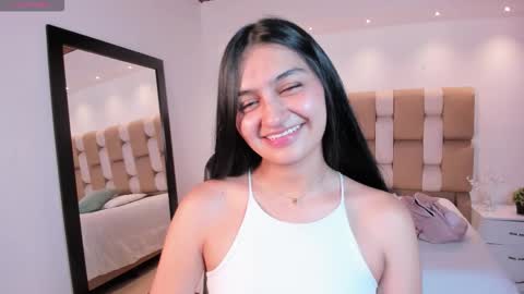 Snapshot of aidajoness chatting on 10/18/25, 12:17 aidajoness online show from 10/18/25, 12:17