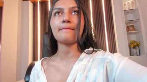 Snapshot of aidajoness chatting on 10/29/25, 02:41 aidajoness online show from 10/29/25, 02:41