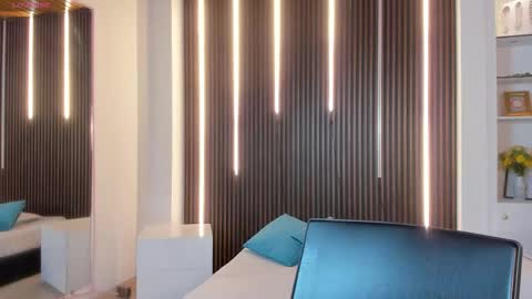 Snapshot of aidajoness chatting on 10/31/25, 02:40 aidajoness online show from 10/31/25, 02:40