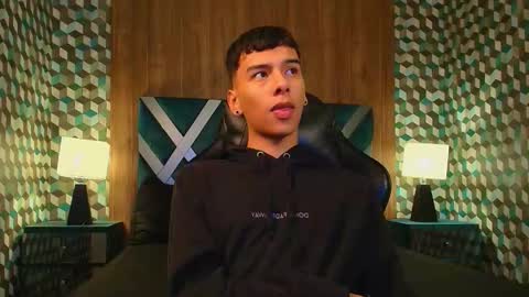 Snapshot of aiden_royce chatting on 10/24/25, 05:48 aiden_royce online show from 10/24/25, 05:48