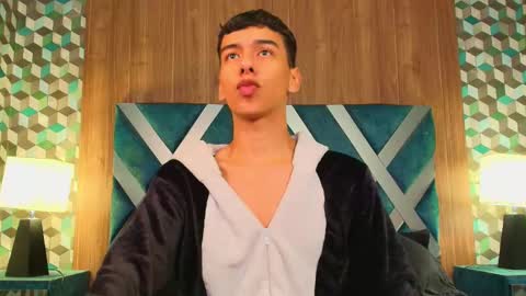 Snapshot of aiden_royce chatting on 11/23/25, 08:41 aiden_royce online show from 11/23/25, 08:41