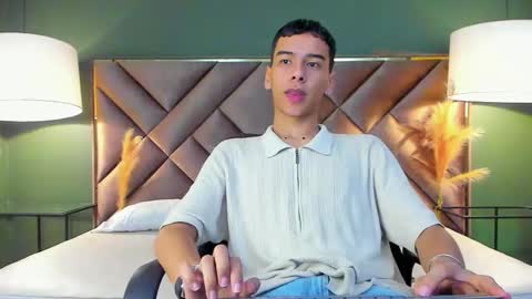 Snapshot of aiden_royce chatting on 01/10/26, 04:25 aiden_royce online show from 01/10/26, 04:25