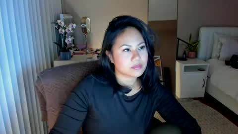 Giana online show from 11/16/25, 01:22