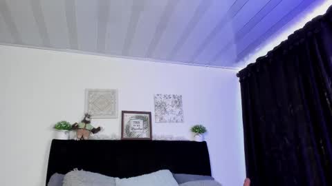 Snapshot of aihnoa_split chatting on 03/01/25, 06:54 AIHNOA online show from 03/01/25, 06:54