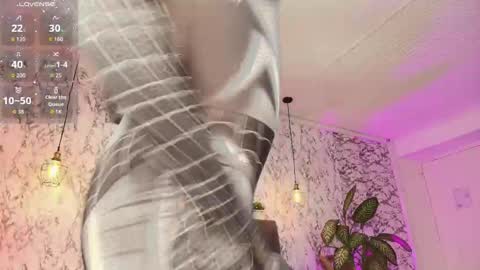 Snapshot of aihnoa_split chatting on 09/24/25, 01:25 AIHNOA online show from 09/24/25, 01:25