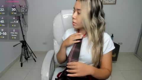 Snapshot of aiilyn_dss18 chatting on 09/11/25, 09:42 Ailyn online show from 09/11/25, 09:42