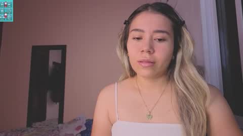 Snapshot of aiilyn_dss18 chatting on 11/23/25, 08:03 Ailyn online show from 11/23/25, 08:03