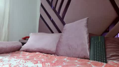 aiilynsmiith online show from 12/16/25, 07:30