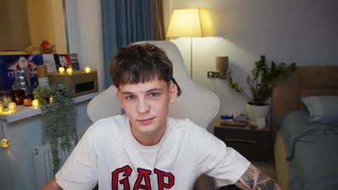 Snapshot of aiko_miracle chatting on 12/16/24, 03:22 birthday here online show from 12/16/24, 03:22