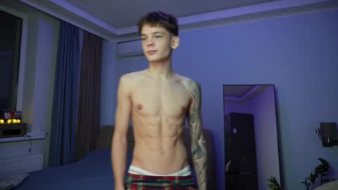 Snapshot of aiko_miracle chatting on 12/18/24, 03:15 birthday here online show from 12/18/24, 03:15