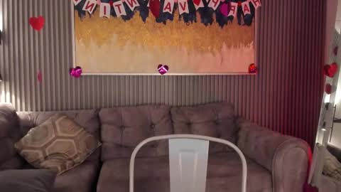 Snapshot of ailann_ chatting on 02/14/25, 07:44 Alisson online show from 02/14/25, 07:44