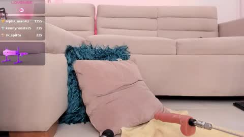 Snapshot of ailann_ chatting on 03/11/25, 10:42 Alisson online show from 03/11/25, 10:42