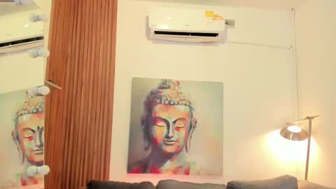 Snapshot of ailann_ chatting on 09/18/25, 07:49 Alisson online show from 09/18/25, 07:49