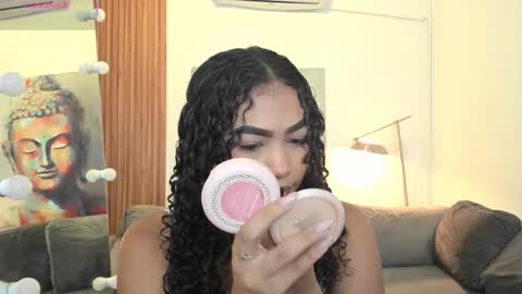 Snapshot of ailann_ chatting on 10/08/25, 07:44 Alisson online show from 10/08/25, 07:44